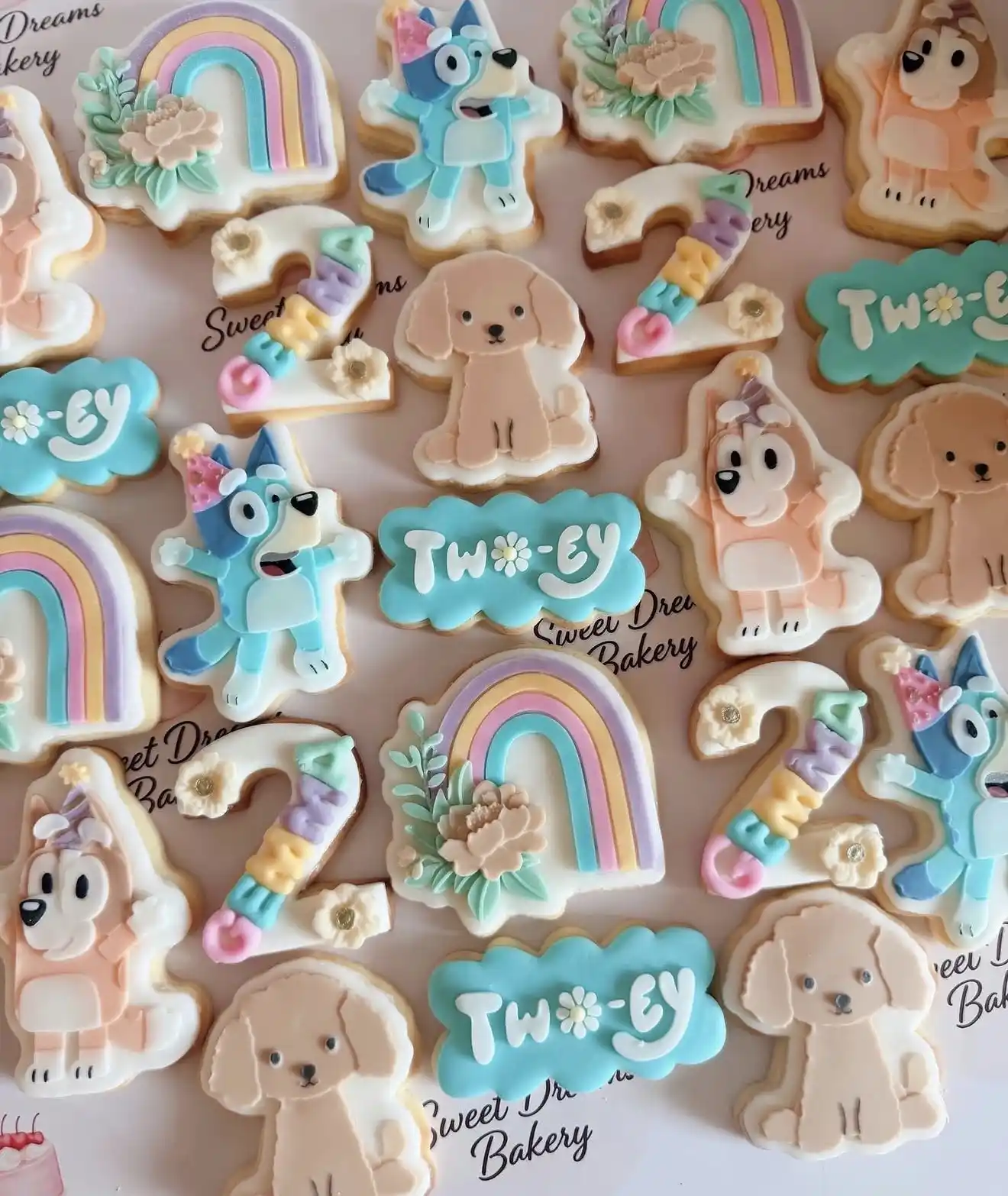 Beautiful Custom Cupcakes